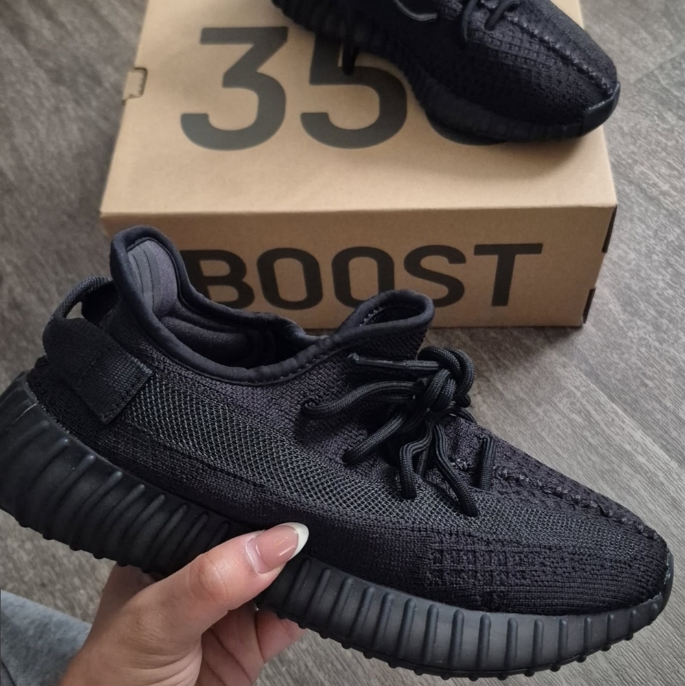 Yeezy Shoes